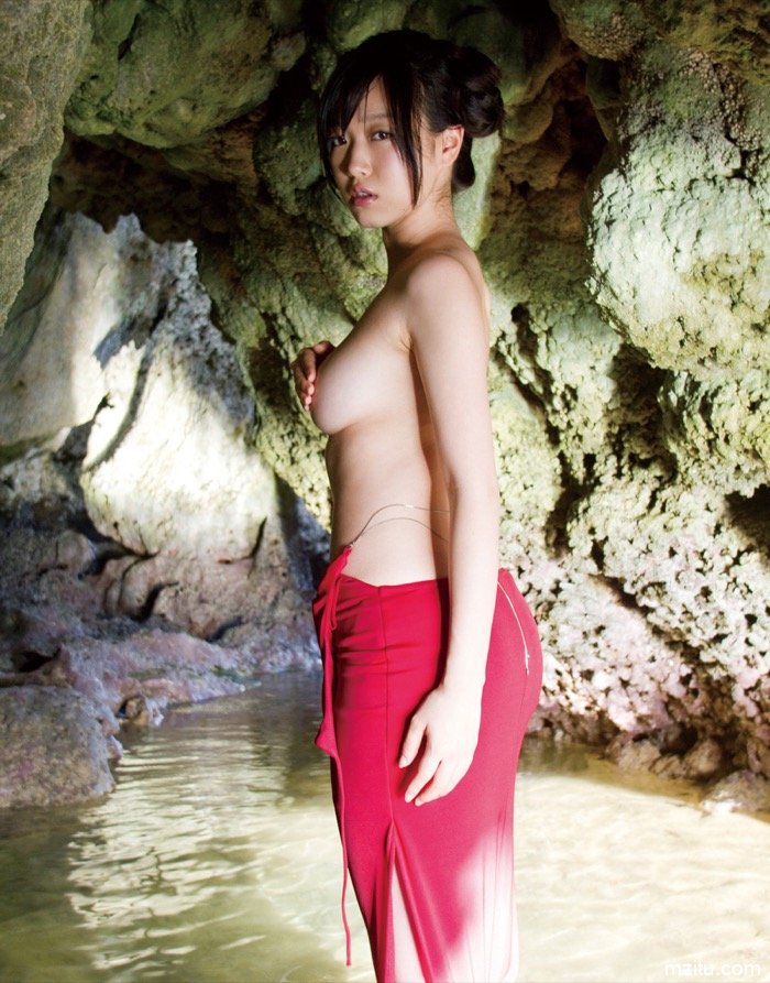 清纯脸蛋极限露出!  日本美女佐佐木心音性感写真豪放至极(48)