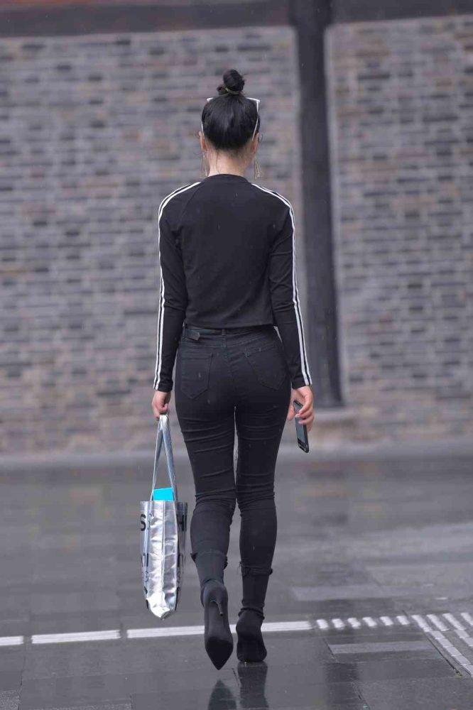 【免费】酷酷的紧身牛仔裤女人【7P】04038-嘿次元