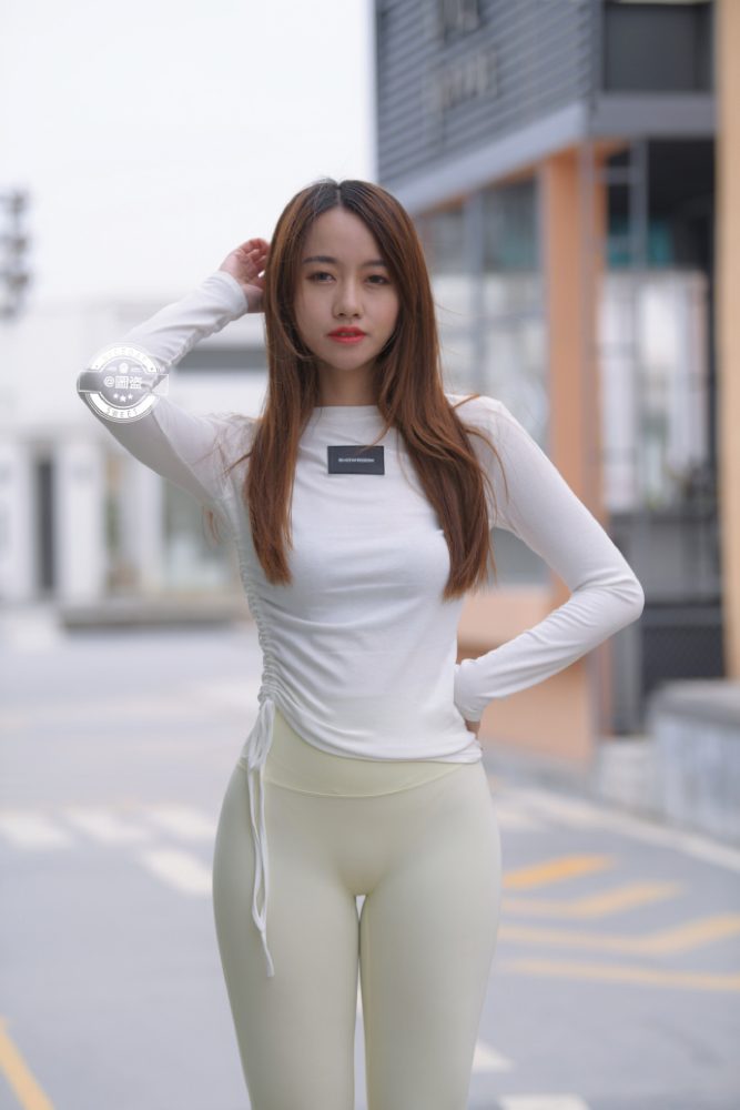 漂亮的白色瑜伽裤女孩 J1441 696P1V-21.4GB-嘿次元