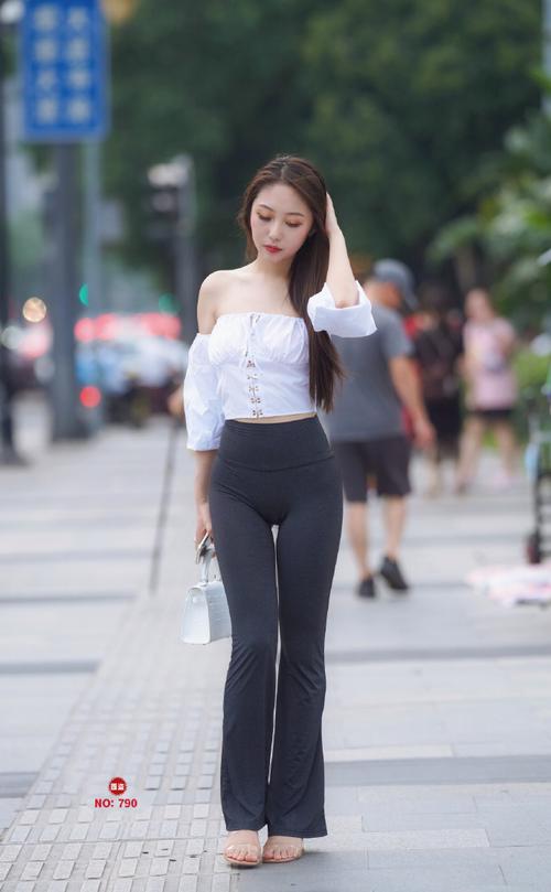 图片[1]-身材非常哇塞的瑜伽裤女孩  J1333 521P6V-21.6GB-嘿次元