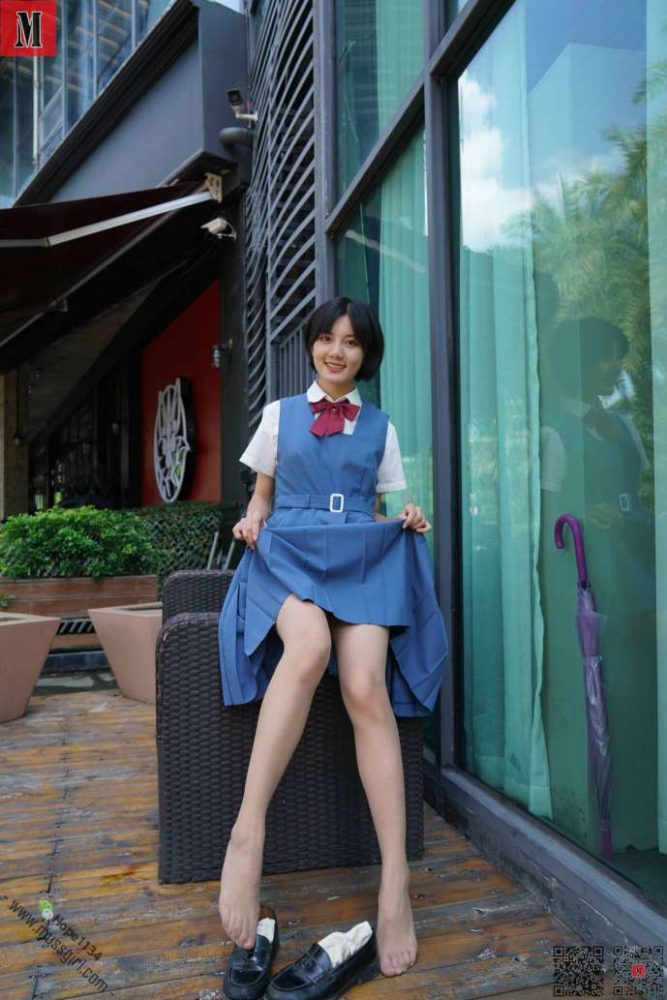 一副学生模样的短发姑娘【112P】20023-嘿次元