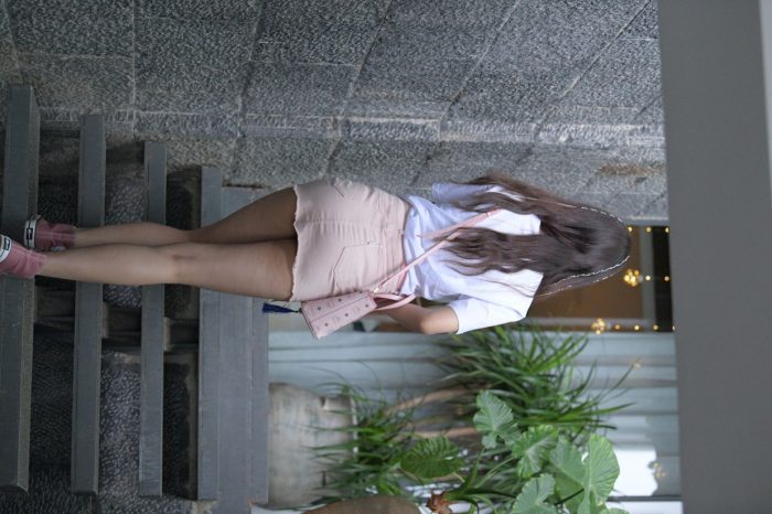 非常清纯甜美的短裙姑娘在逛街【458P】00052-嘿次元