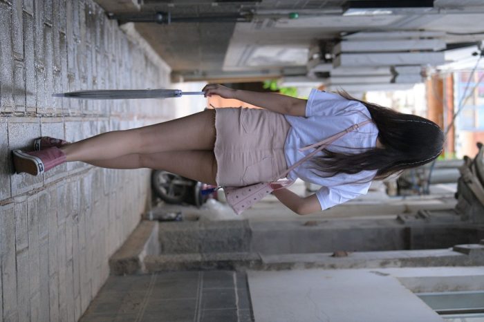 非常清纯甜美的短裙姑娘在逛街【458P】00052-嘿次元