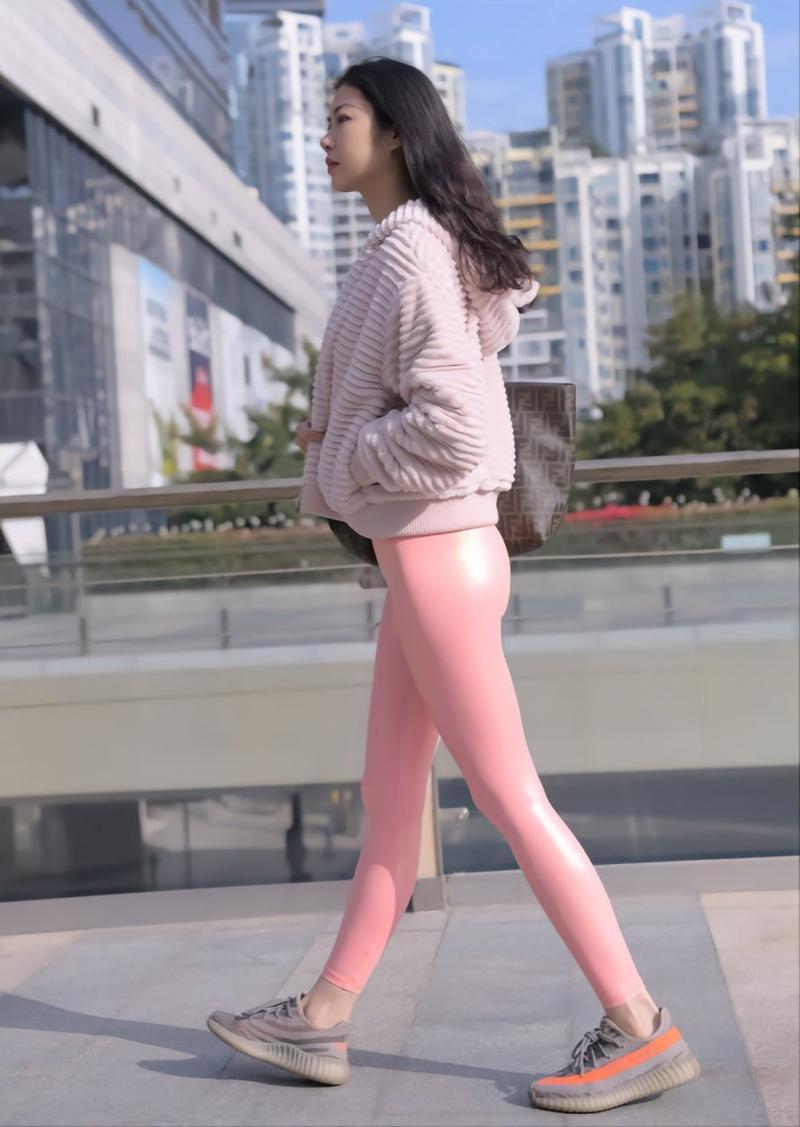 图片[2]-粉红色紧身裤的女孩 J1482 365P2V-18.1GB-嘿次元